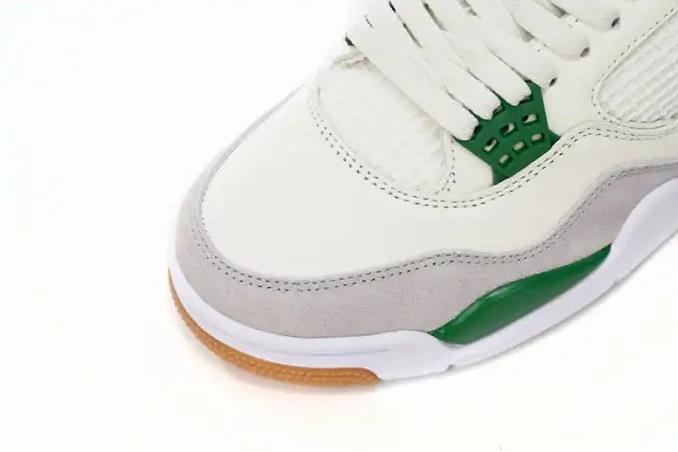 Boostmaster lin Green SB Jordan Retro 4 DR5415-103 Pine 0527